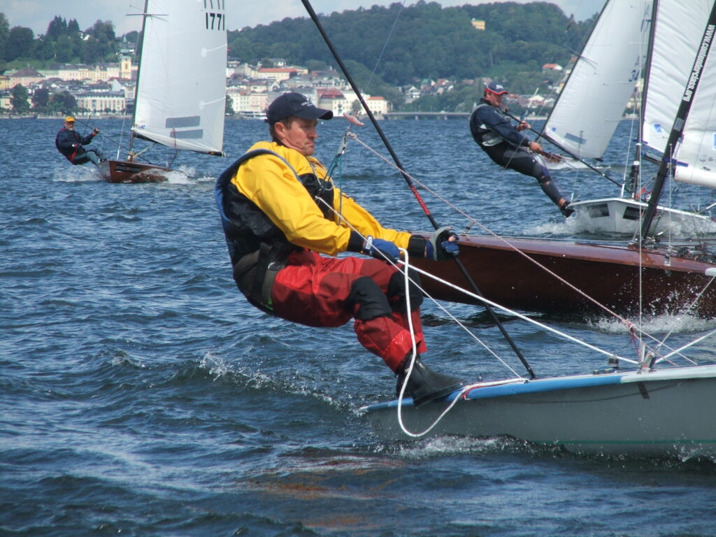 leo_laeuft_aus-_traunsee